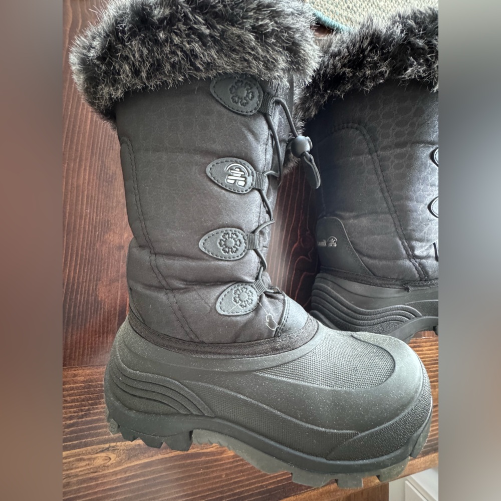 Kamik girls (big kids) boot size 5